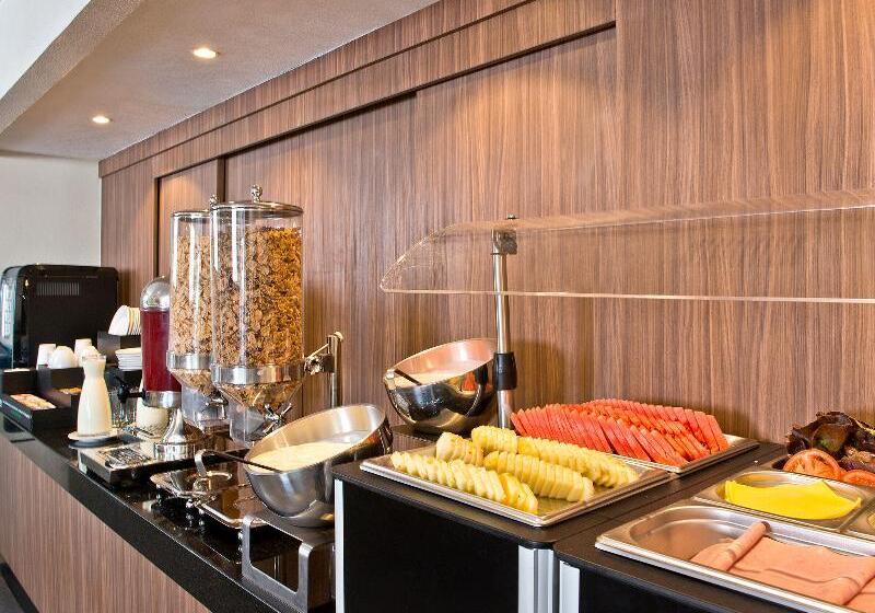 هتل City Express By Marriott Santiago Aeropuerto