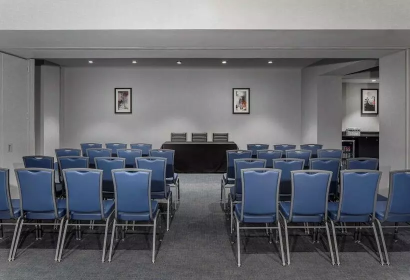 Hotelli Doubletree By Hilton  New York Times Square West