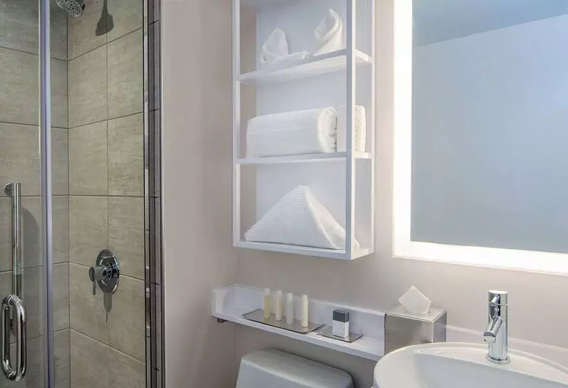 Hotelli Doubletree By Hilton  New York Times Square West