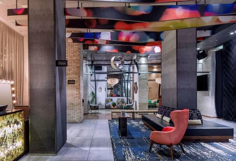 Hotelli Doubletree By Hilton  New York Times Square West