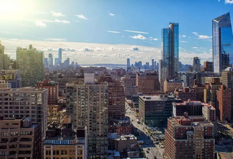 Hotelli Doubletree By Hilton  New York Times Square West