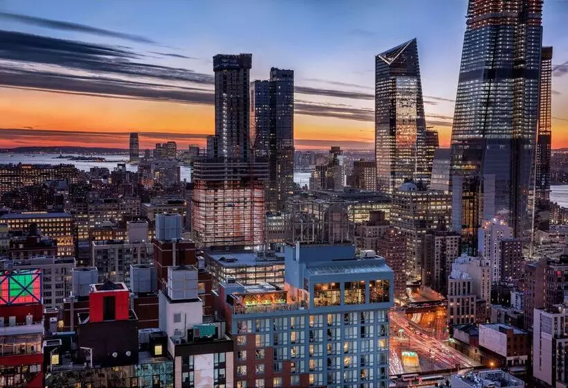Hotelli Doubletree By Hilton  New York Times Square West