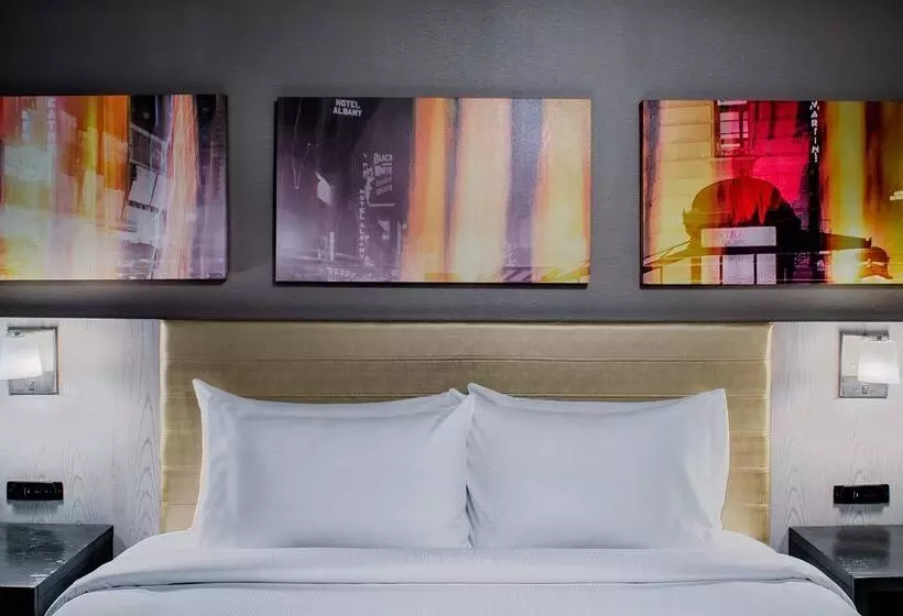 Hotelli Doubletree By Hilton  New York Times Square West
