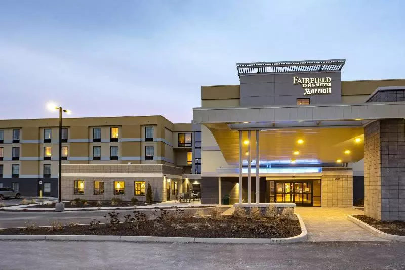 ホテル Fairfield Inn & Suites By Marriott Springfield Holyoke