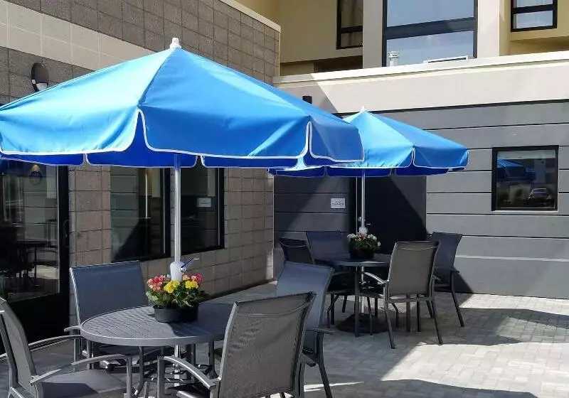 ホテル Fairfield Inn & Suites By Marriott Springfield Holyoke