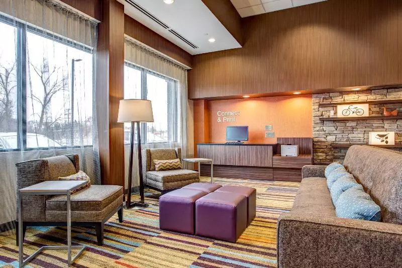 ホテル Fairfield Inn & Suites By Marriott Springfield Holyoke