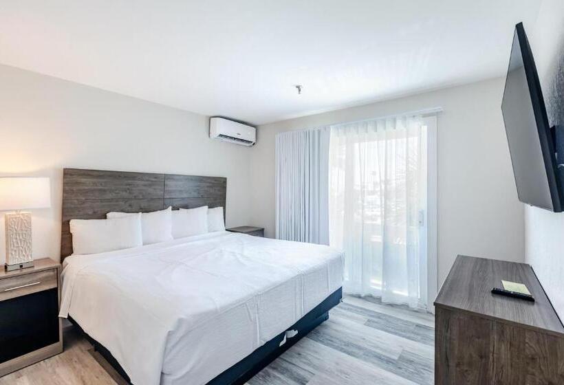 فندق Grand Shores West