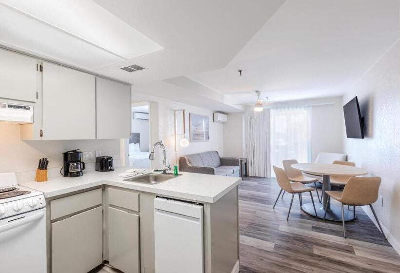 فندق Grand Shores West