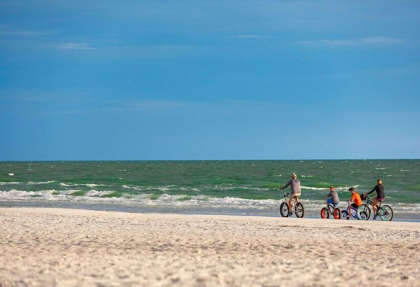 فندق Grand Shores West