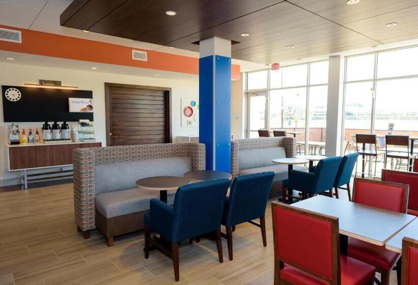 هتل Holiday Inn Express & Suites Mckinney Frisco East, An Ihg