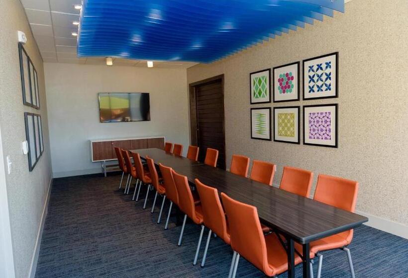 هتل Holiday Inn Express & Suites Mckinney Frisco East, An Ihg