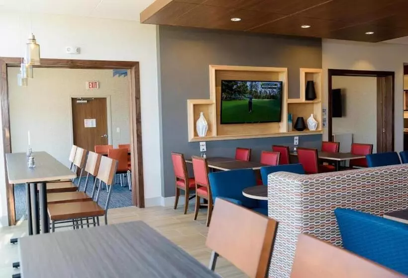 ホテル Holiday Inn Express & Suites Mckinney   Frisco East, An Ihg