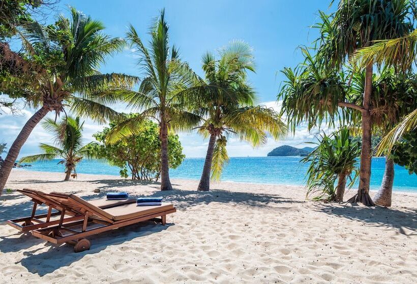 בית מלון כפרי Paradise Cove Resort