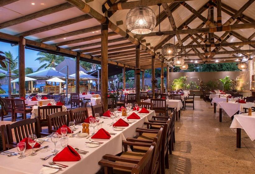 בית מלון כפרי Paradise Cove Resort