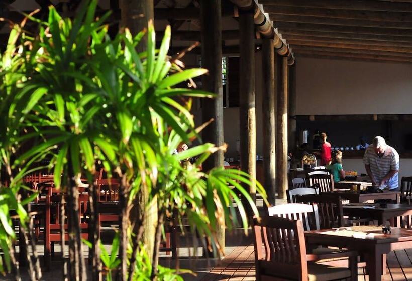 בית מלון כפרי Paradise Cove Resort