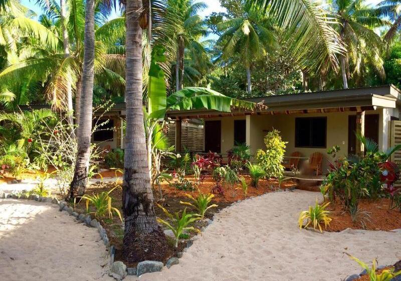 בית מלון כפרי Paradise Cove Resort