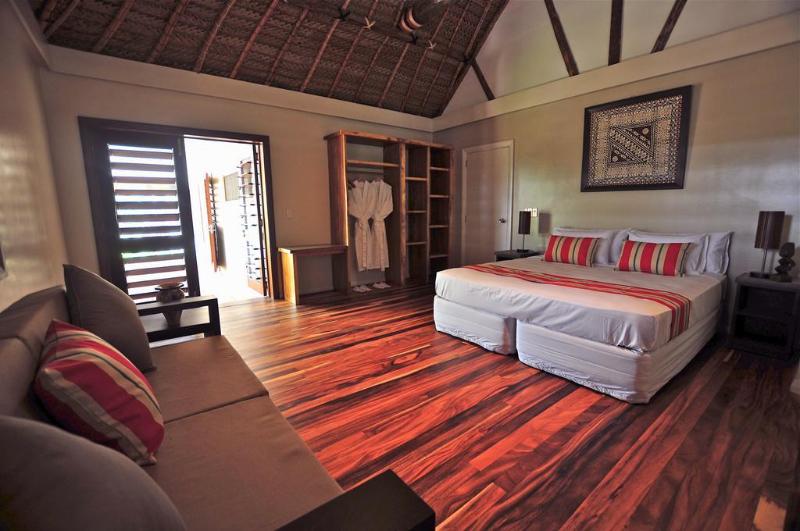 בית מלון כפרי Paradise Cove Resort