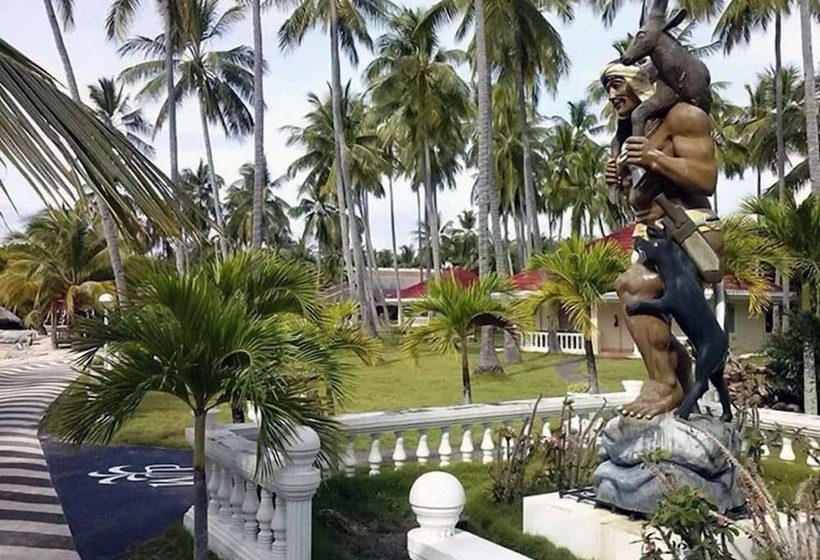 Hotel Whispering Palms Island Resort