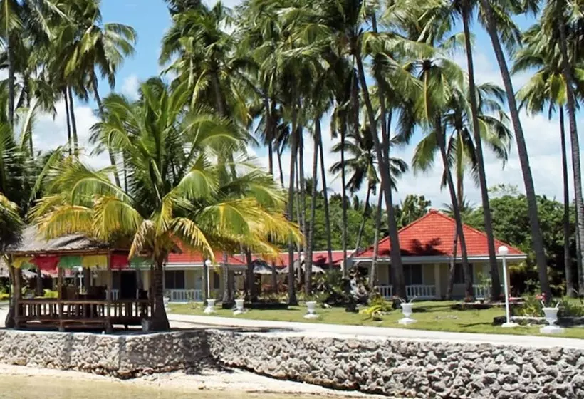 ホテル Whispering Palms Island Resort
