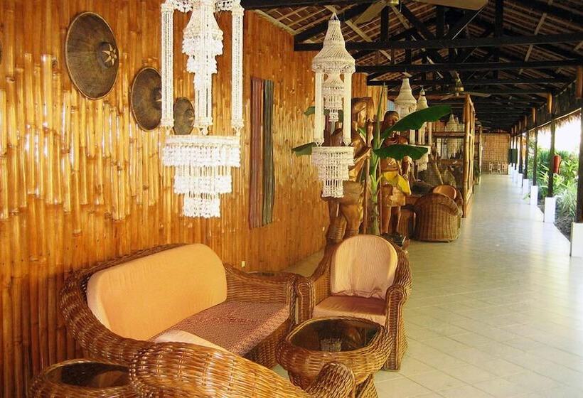 Hotel Whispering Palms Island Resort