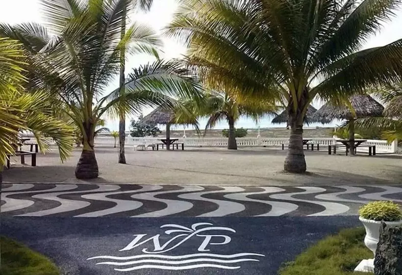 ホテル Whispering Palms Island Resort