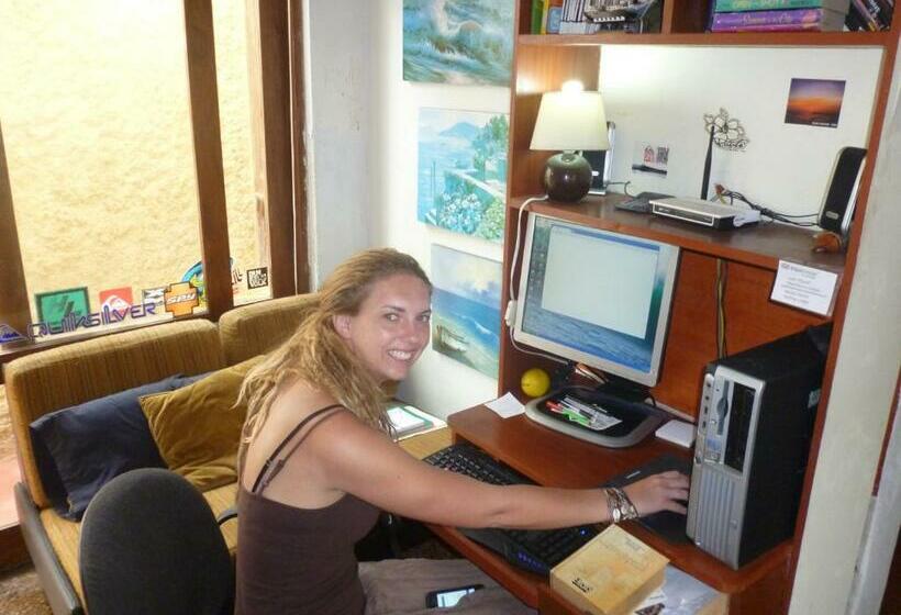 הוסטל Hostal Merlin Punta Hermosa