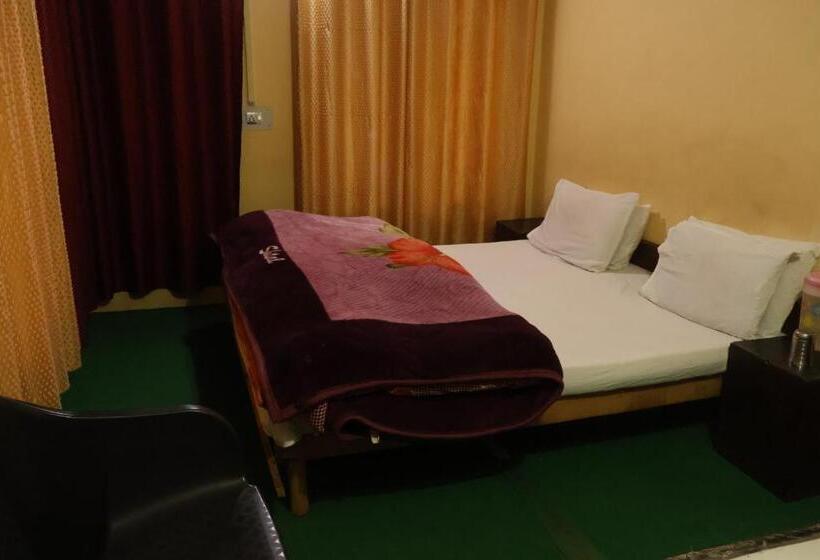 هتل Raja Guest House Pahalgam Jammu And Kashmir India