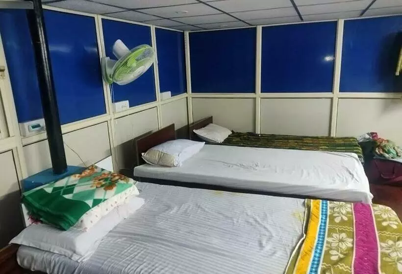 Retkeilymaja Rajeswari Ac Dormitory For Indian Males Only