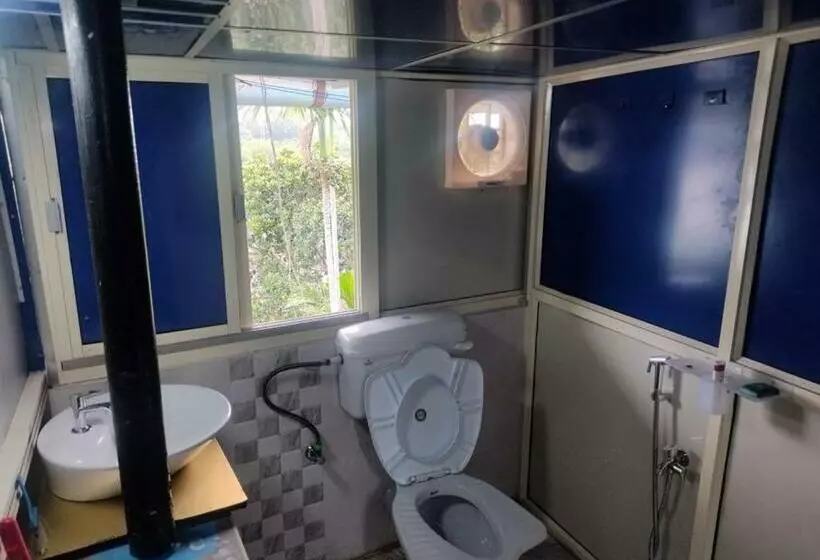 Retkeilymaja Rajeswari Ac Dormitory For Indian Males Only