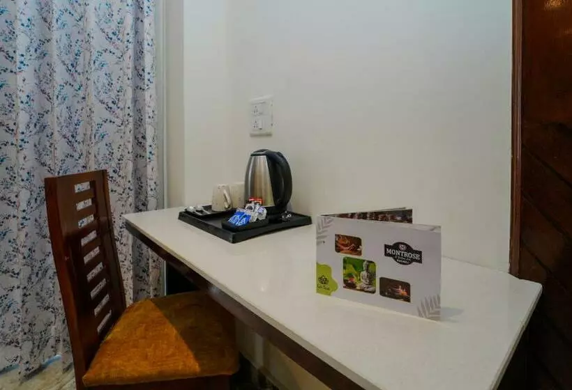 ホテル Montrose Kasauli !! Balcony Rooms !! Terrace !! Restaurant !! Spa