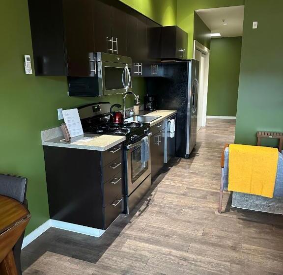 호텔 Violetsuitespdx