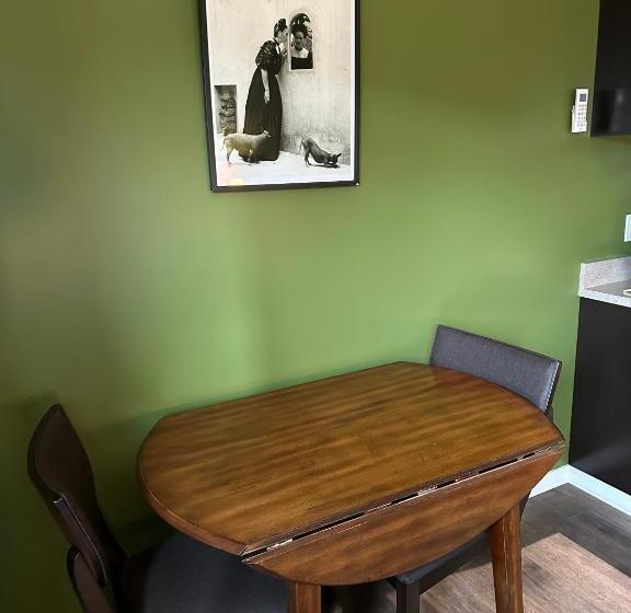 호텔 Violetsuitespdx