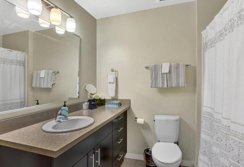 호텔 Violetsuitespdx