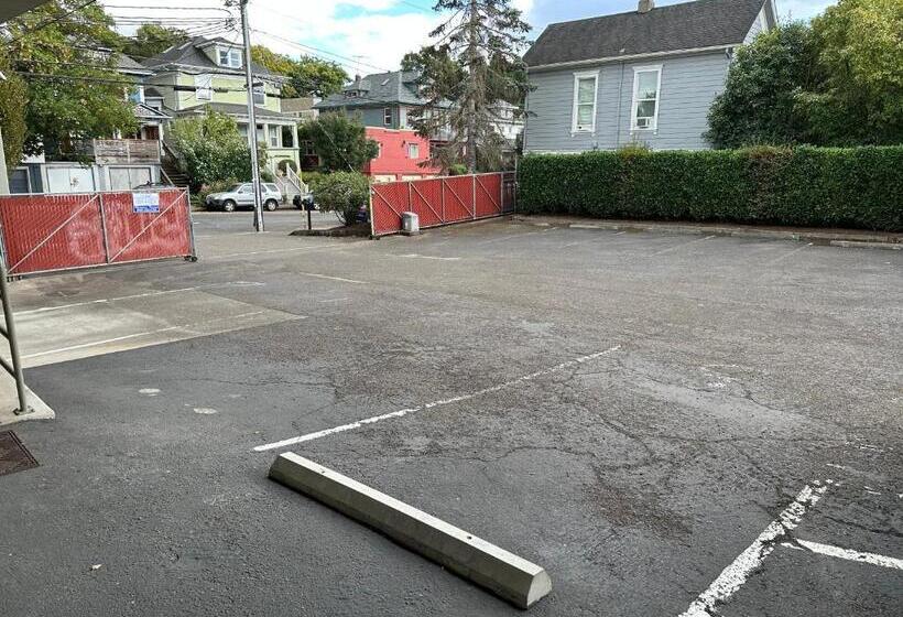 호텔 Violetsuitespdx