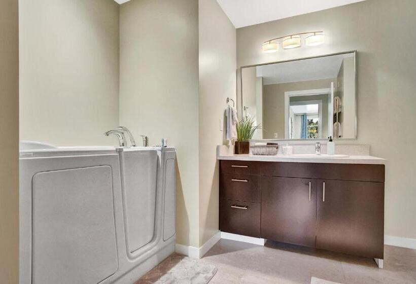 호텔 Violetsuitespdx