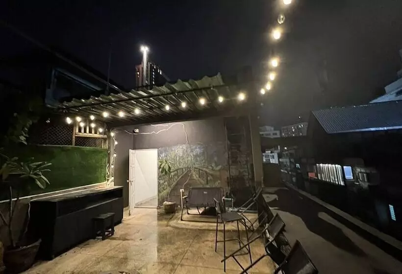 Comfy Crib Hostel