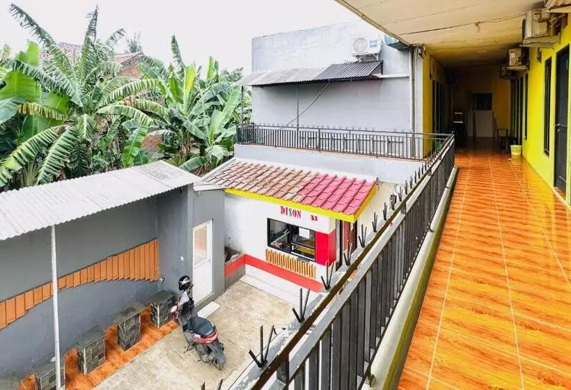 Hotelli Penginapan Dison Redpartner
