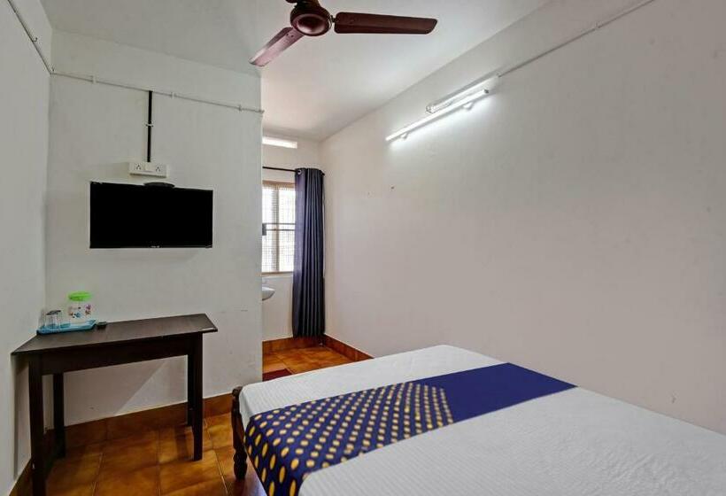 Отель Spot On Vinayaka Tourist Home