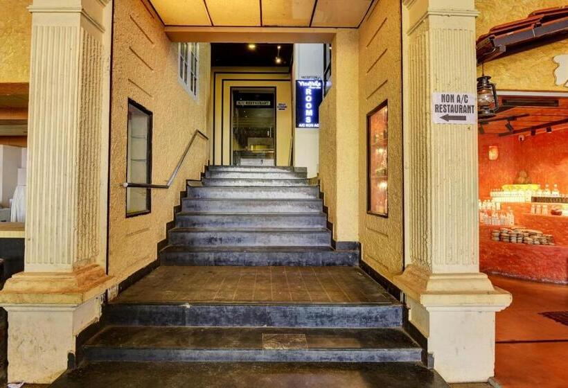 Отель Spot On Vinayaka Tourist Home