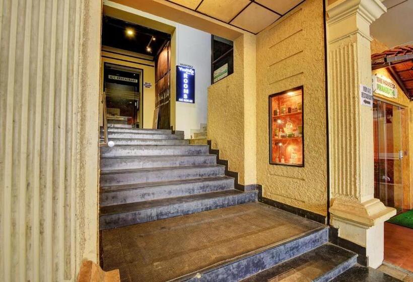 Отель Spot On Vinayaka Tourist Home