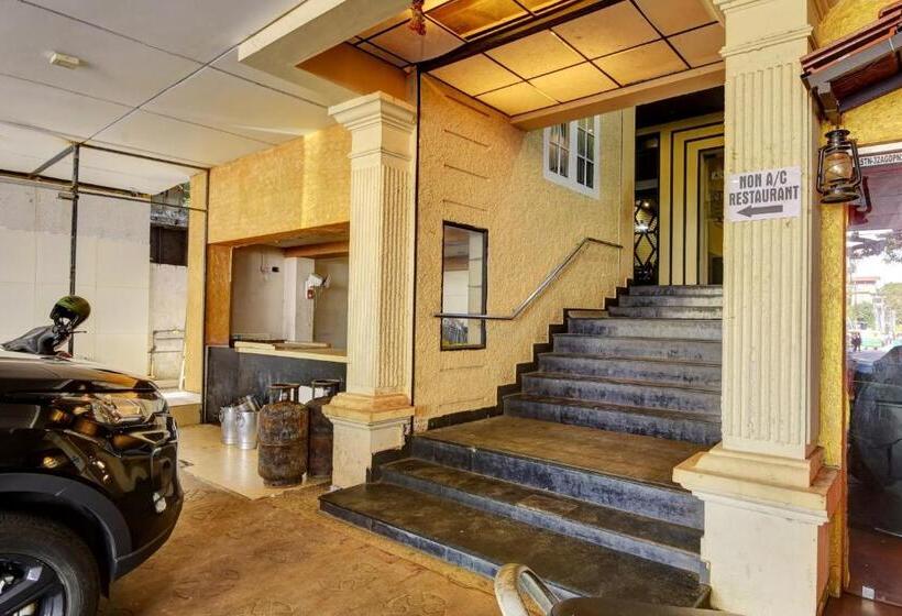 Отель Spot On Vinayaka Tourist Home