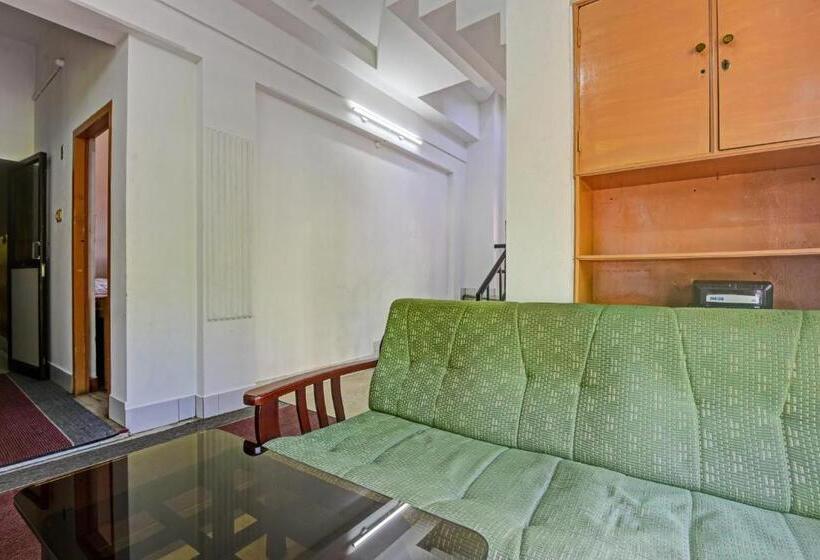 Отель Spot On Vinayaka Tourist Home