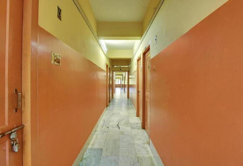 Отель Spot On Vinayaka Tourist Home