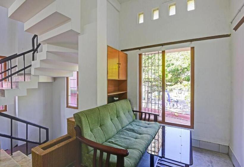 Отель Spot On Vinayaka Tourist Home