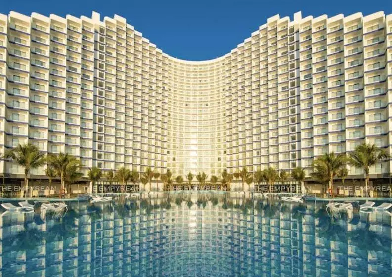 Arena Cam Ranh Beach Resort