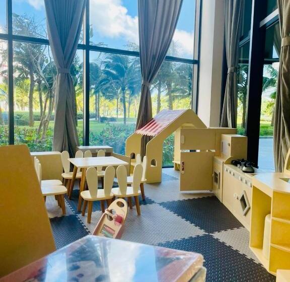 Arena Cam Ranh Beach Resort