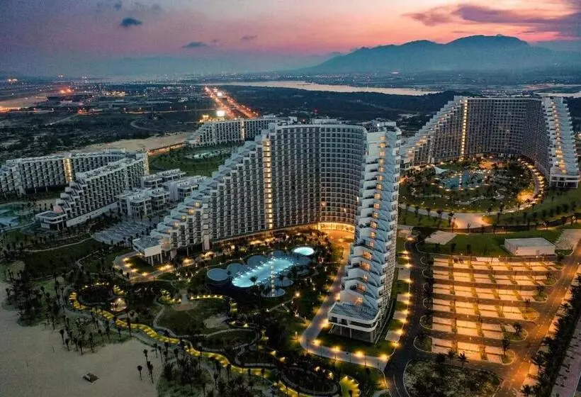 Arena Cam Ranh Beach Resort