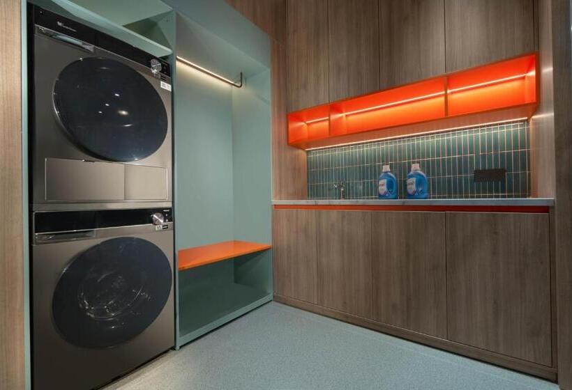 Отель Holiday Inn Express Suzhou Shihu University Town