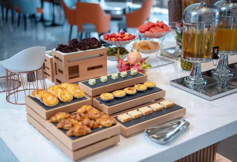 Отель Holiday Inn Express Suzhou Shihu University Town