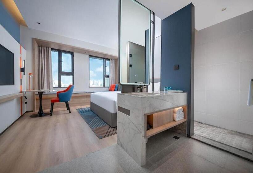 Отель Holiday Inn Express Suzhou Shihu University Town